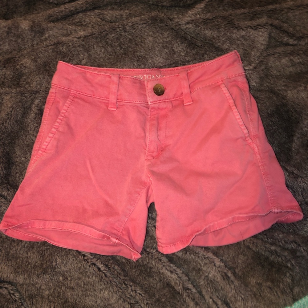 salmon colored american eagle shorts